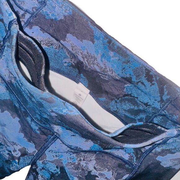 lululemon Speed Up Full-On Luxtreme Legging Screen Camo Purple & Blue Size 2 - Picture 4 of 14
